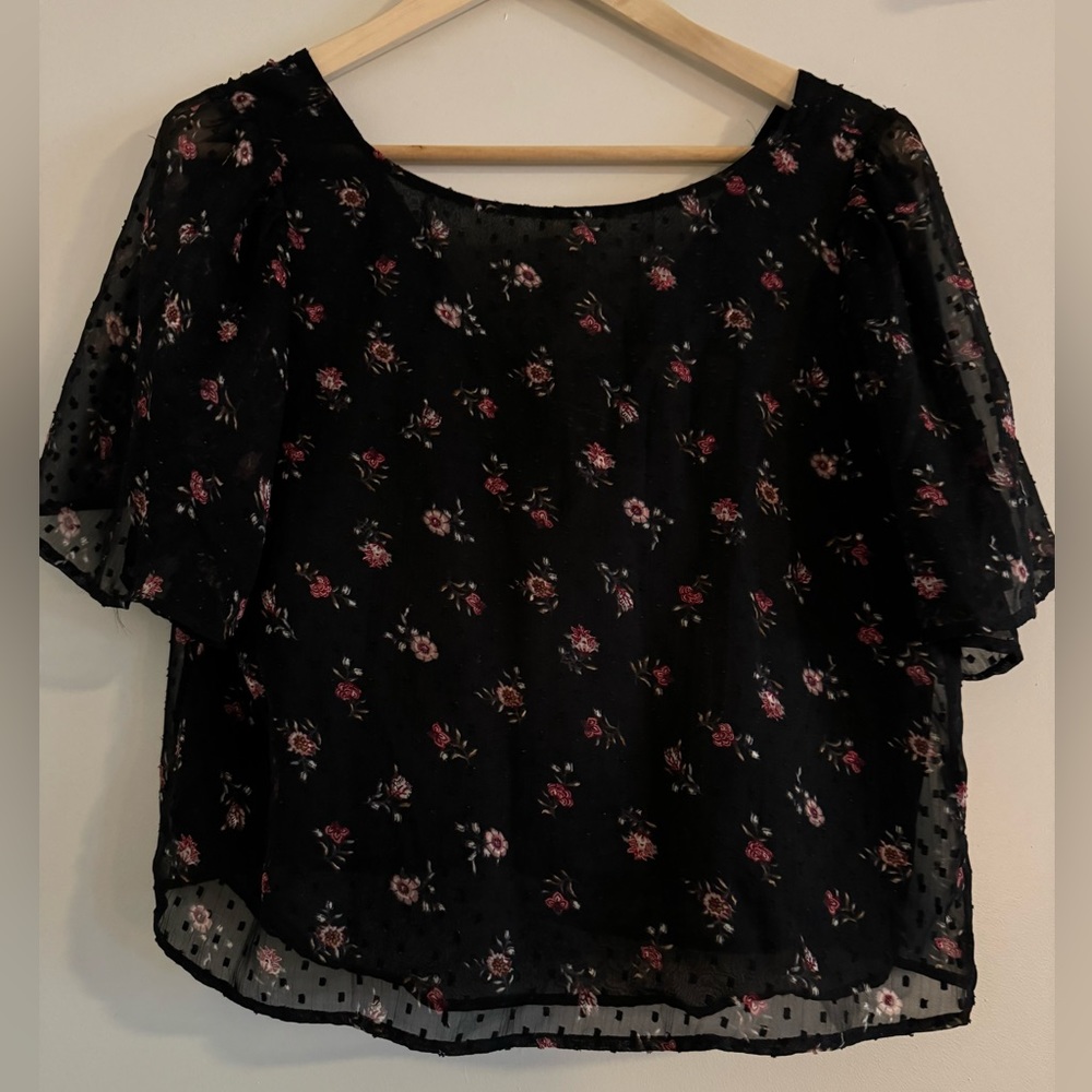 LOFT Crop Top